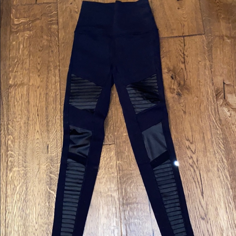 BRAND NEW Black Mesh ALO Yoga Leggings